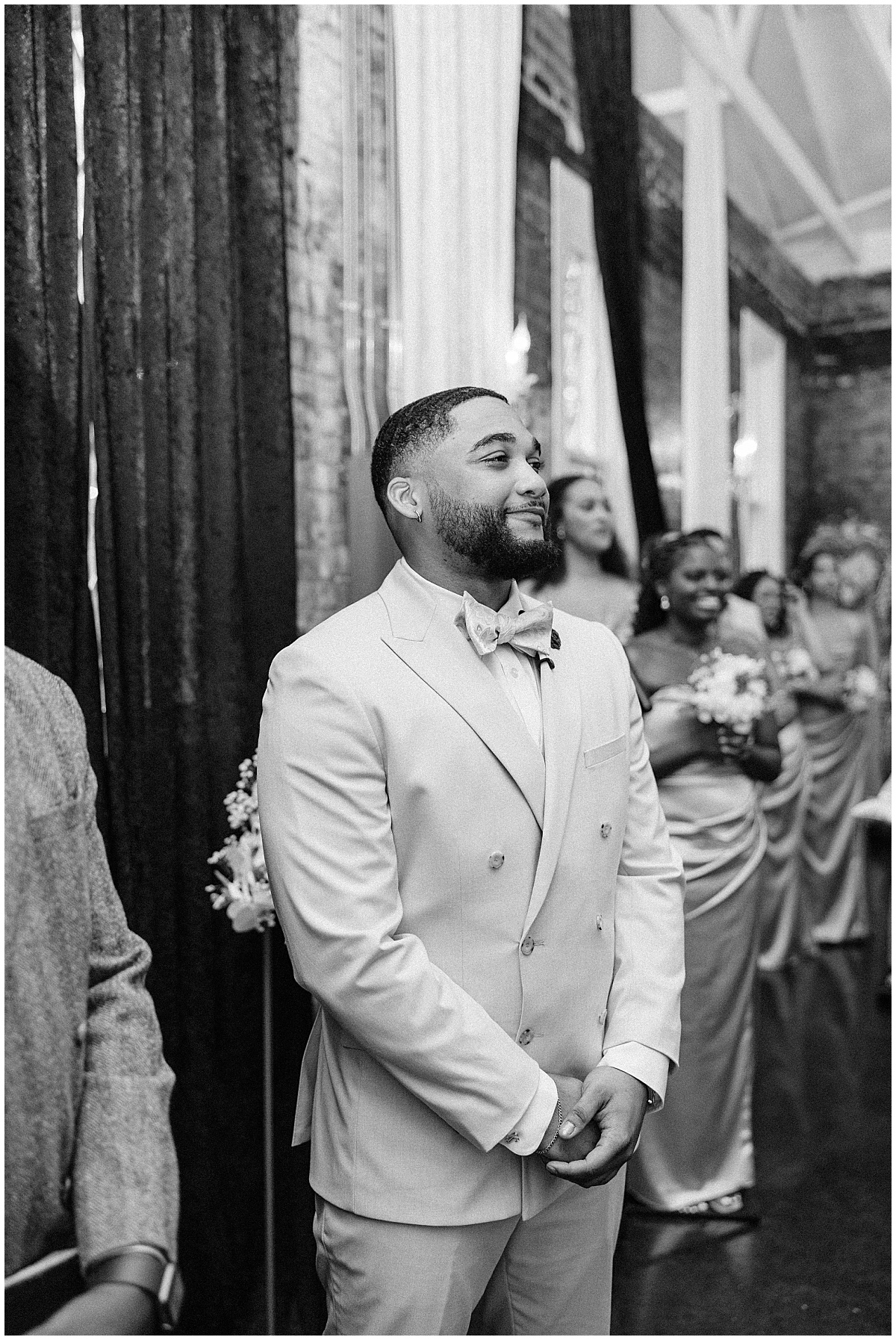 groom waiting for bride