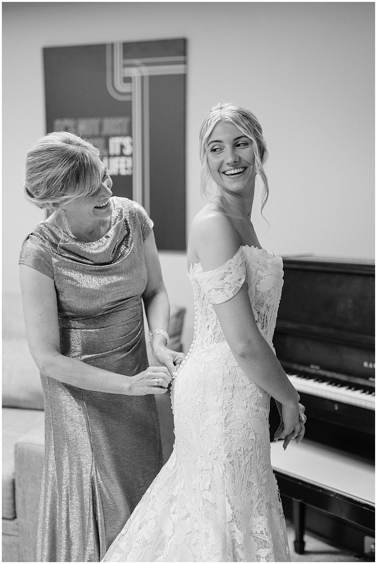 mother of the bride and bride getting ready
